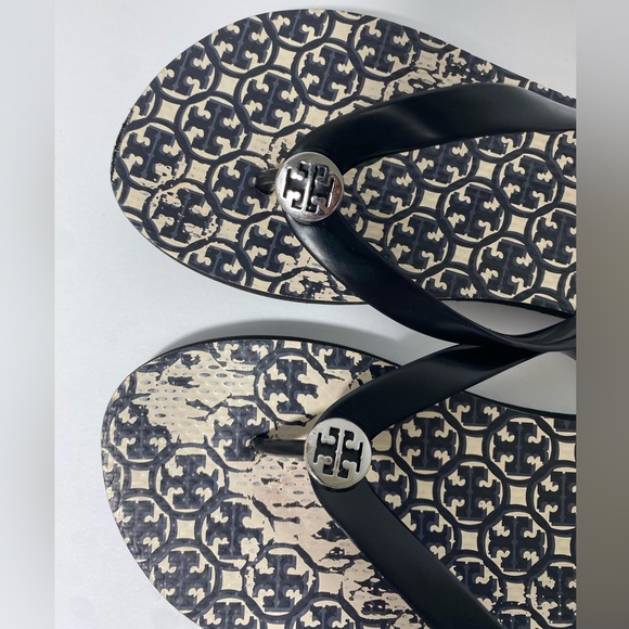 Tory Burch Classic Flip Flops Black With Silver Logo Size 10 - Picture 8 of 8
